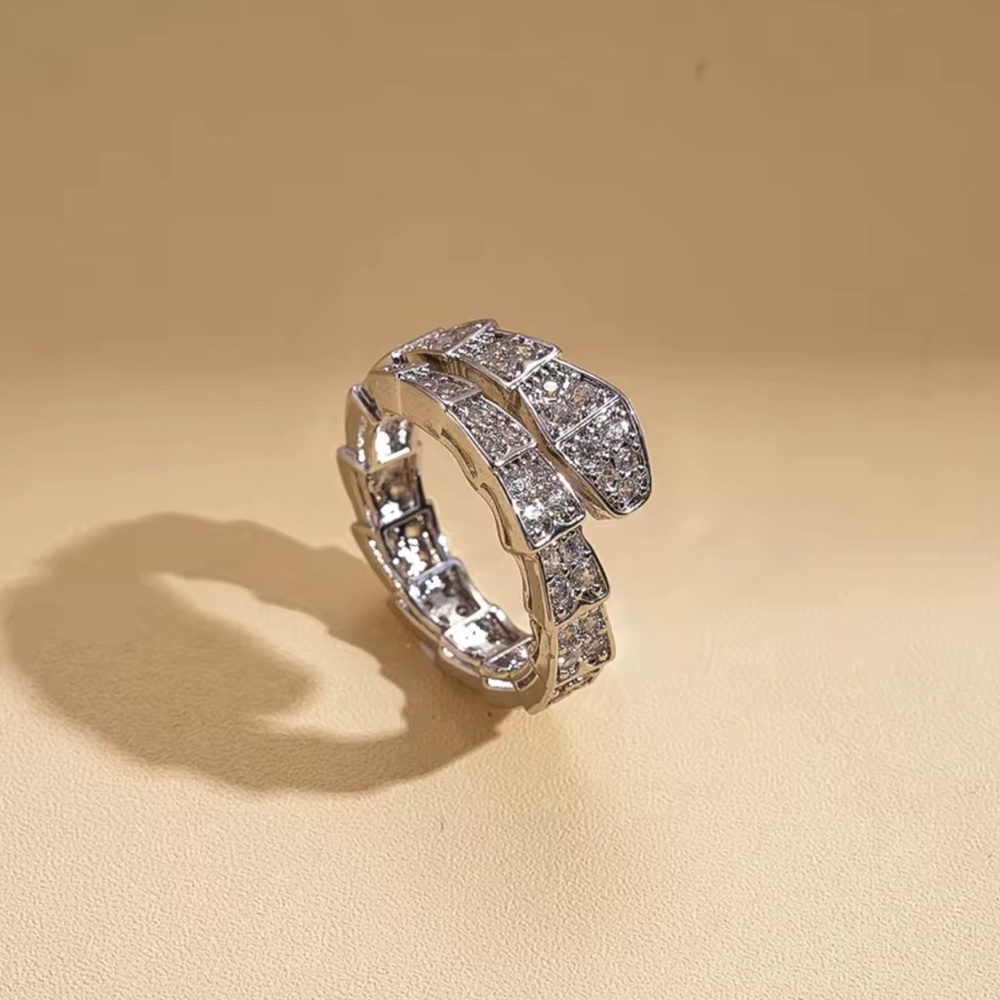 Serpenti Ring in White Gold - Picture 4 of 6